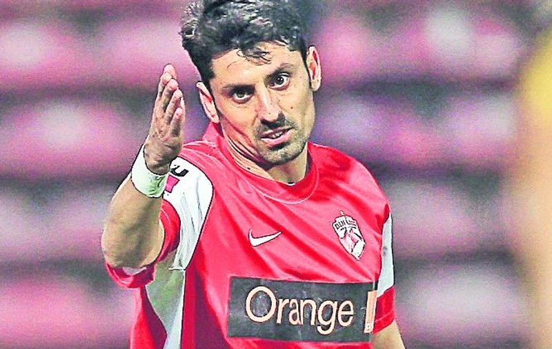 Ionel Dănciulescu îşi vede ameninţat locul în primul «11» al lui Dinamo, după ce italianul Dario Bonetti a devenit antrenor