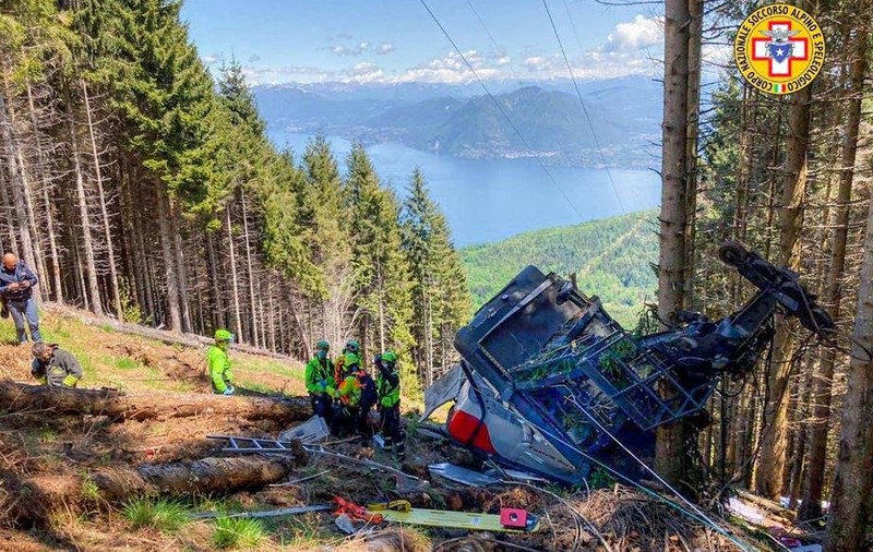 Ce a dus la prăbuşirea telecabinei într-o staţiune turistică din Italia. Primele indicii ale anchetatorilor