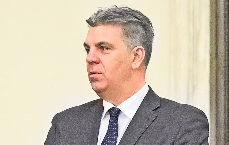 L-au scăpat de dosar pe fiul lui Zgonea, iar acum dau cu subsemnatul la DNA