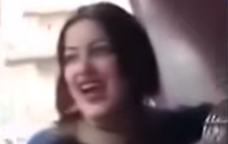 VIDEO | Ce a pățit o femeie după ce a fost filmată în timp ce agresa sexual o maimuță