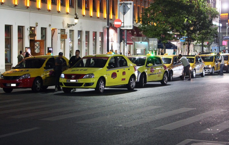 Primarul Capitalei, Gabriela Firea, vrea să interzică Uber și Taxify