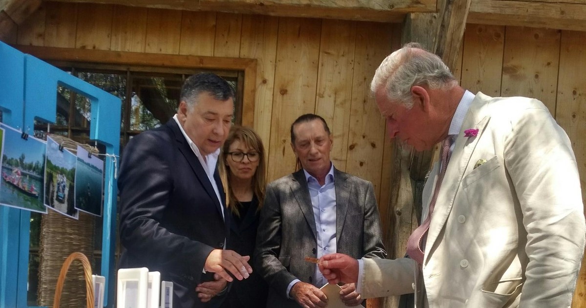 Prințul Charles s-a întâlnit cu Ivan Patzaichin la Viscri. Moștenitorul Coroanei britanice a degustat pastrama de crap