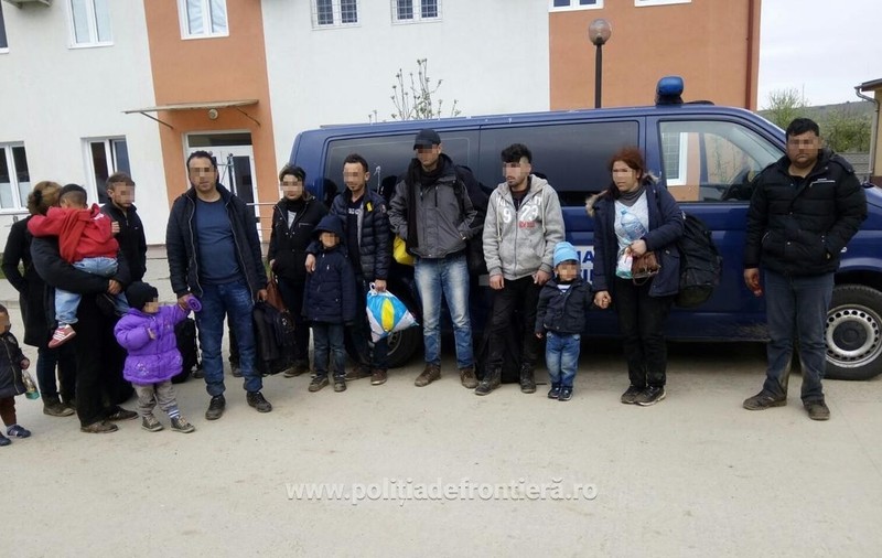 18 migranți irakieni au fost prinși în Caraș-Severin. În grup se aflau și cinci copii