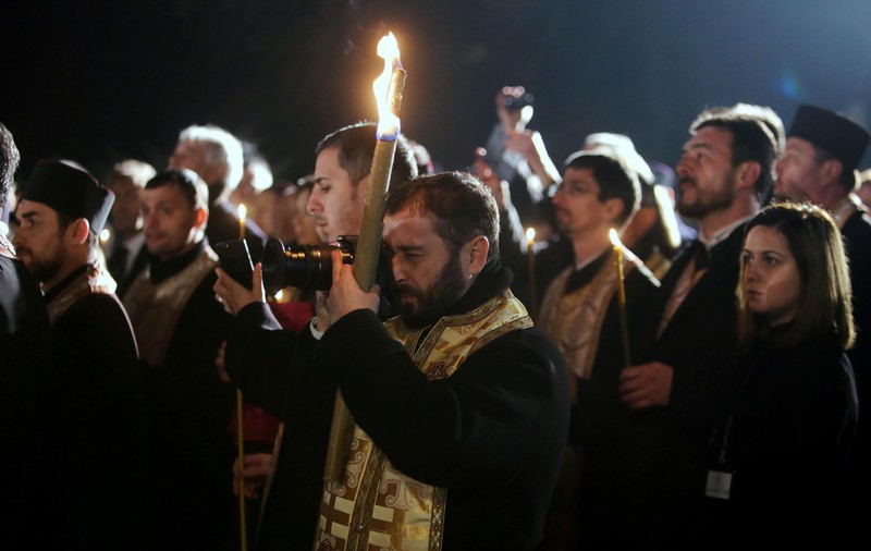 FOTO/ Preotul care a fotografiat ultimul drum al Regelui Mihai