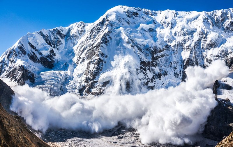 Patru turişti din Suedia şi Finlanda sunt daţi dispăruţi, după o avalanşă în Norvegia