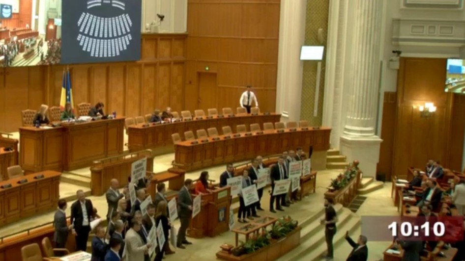 Protest USR în Parlamentul României