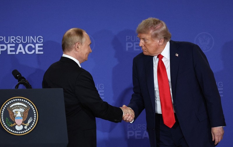 Donald Trump era obosit și iritat după întâlnirea cu Vladimir Putin. Ce le-a spus liderilor europeni