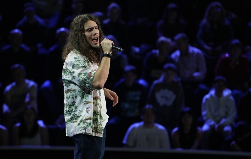 Eric Ogăraru, fiul fotbalistului George Ogăraru, urcă pe scena X Factor 2025. Tatăl său îl susține din culise. „Mă bucur să îi fiu alături”