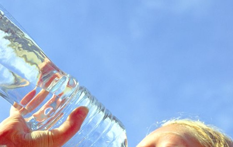 Corturi anti-caniculă amenajate în parcurile din Capitală
