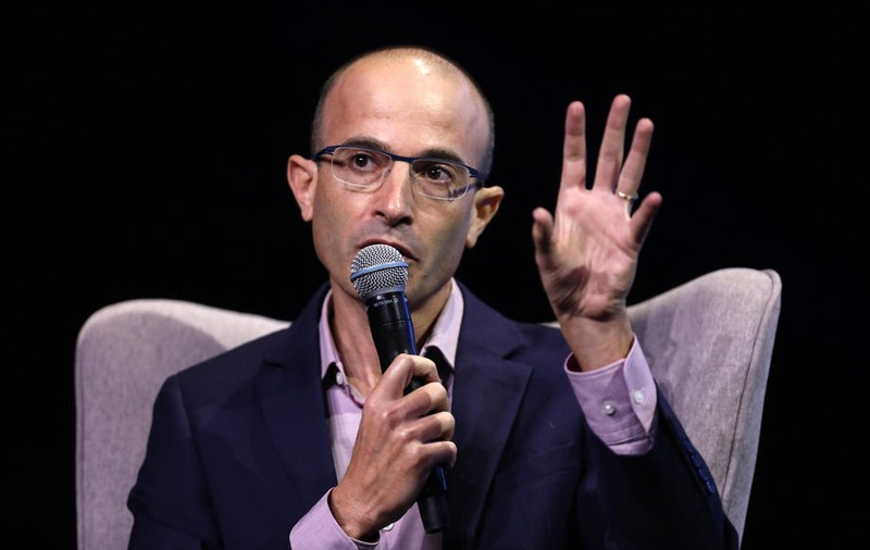 Yuval Noah Harari, profesorul care a donat un milion de dolari OMS: "Nu COVID-19 e problema. Ci oamenii care învinuiesc minorităţi etnice şi religioase"