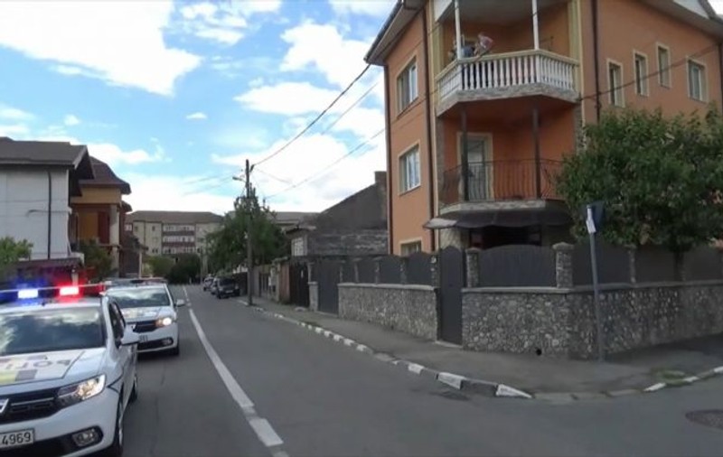 Poliția locală din Râmnicu Vâlcea i-a cântat “La mulți ani” unui băiețel de 6 ani. Dar au uitat să anunțe un detaliu: e nepotul unui polițist