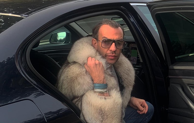 Creatorul de modă Stephan Pelger s-a întors în România după doi ani petrecuți în Germania. Vestea tristă primită înainte de sărbători