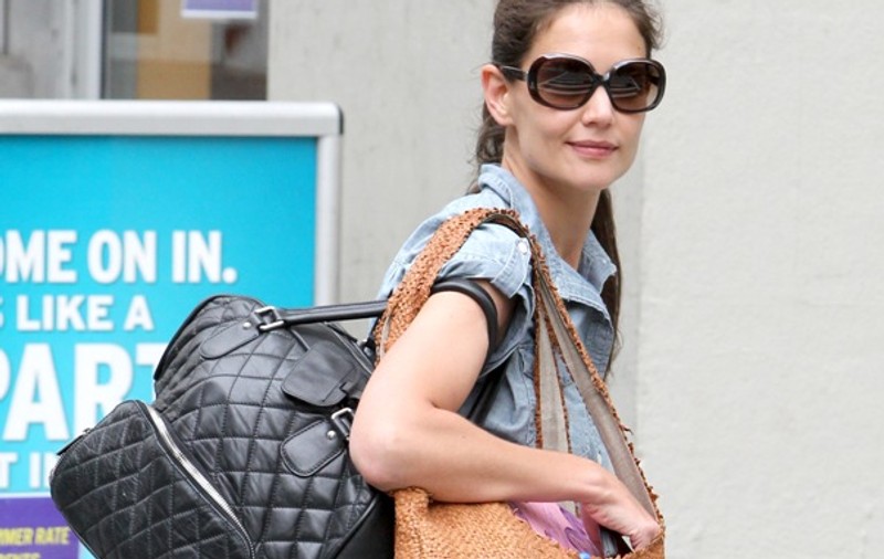 Katie Holmes nu ia o LEȚCAIE după divorț. Tom Cruise i-a copt-o și ea n-are ce să facă
