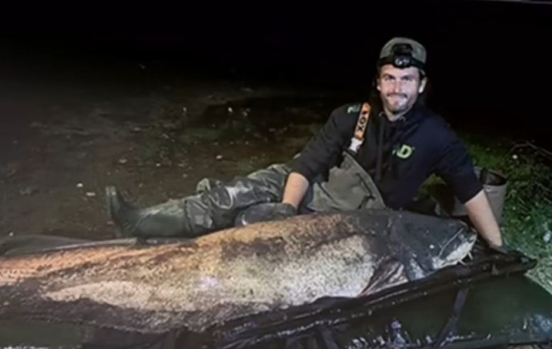 Un cuplu a capturat cel mai mare somn din Marea Britanie în Essex. Ce greutate are peștele | VIDEO