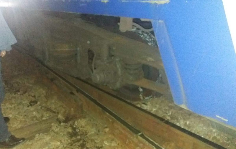 Un tren de călători a deraiat lângă Roșiori Nord, în zona unui macaz. Traficul feroviar este afectat