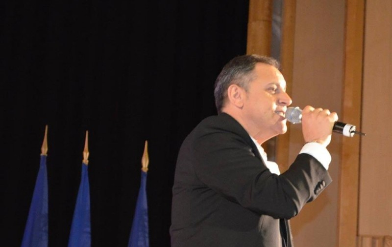 EXCLUSIV/ Ovidiu Komornyik nu mai stă după Angela Similea. Iese solo la ”produs”