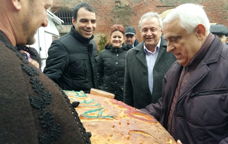 Daea: "Oaia, săraca, vine din vârful muntelui cu oamenii ăştia care pleacă şi uită de neveste, de copii"|VIDEO