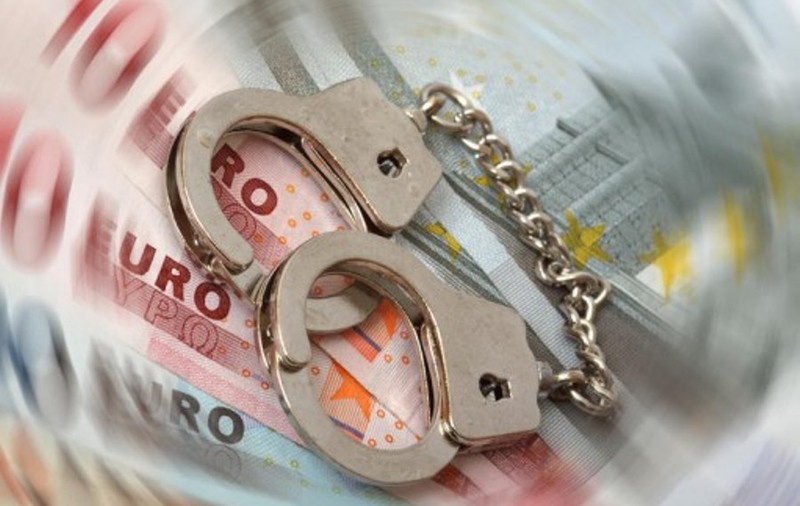 Au furat CEASURI ŞI BIJUTERII de UN MILION DE EURO dintr-un magazin din Paris, însă HOŢII AU FOST PRINŞI CU AJUTORUL POLIŢIŞTILOR ROMÂNI!