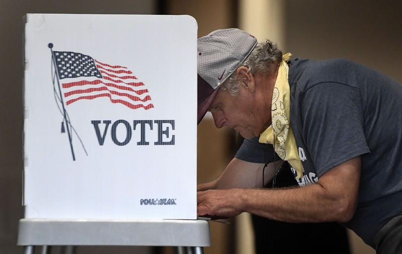 Autoritățile electorale americane anunță că nu au găsit ”nicio dovadă” de fraudă la alegeri. Trump continuă valul de acuzații
