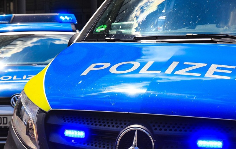 Un român și-a uitat fiica de 13 ani într-o benzinărie din Austria. Cum şi-a dat seama că fata nu se află în maşină