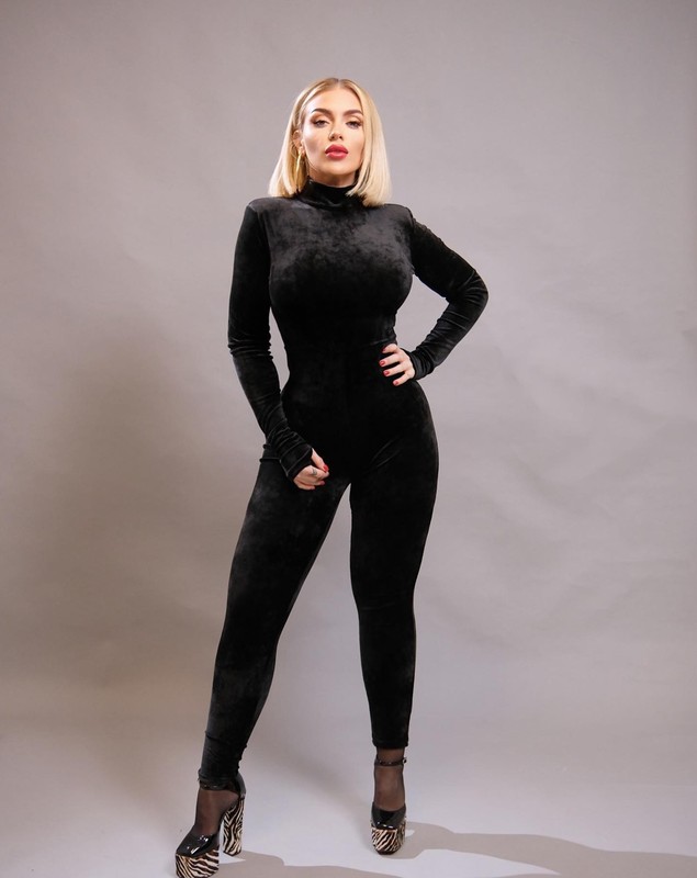 Oana Radu, o nouă operație estetică, după ce a slăbit 100 de kilograme: „A fost o intervenție grea”