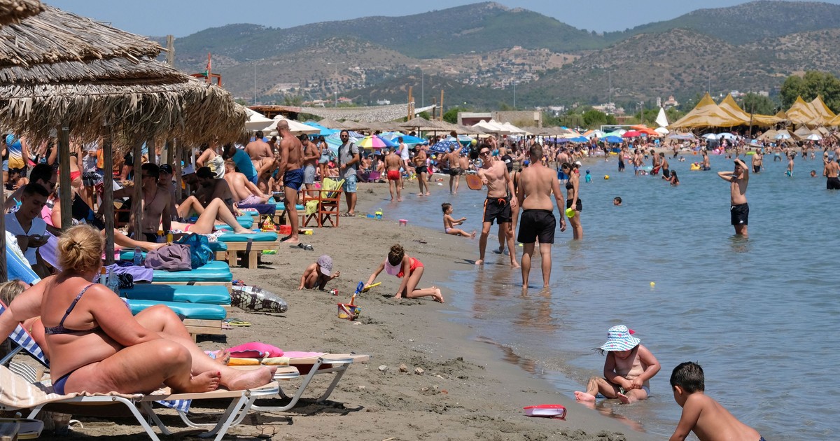 Grecia extinde interdicțiile şi restricţiile pentru România și alte state. Ce trebuie să știe turiștii veniți de la noi din țară