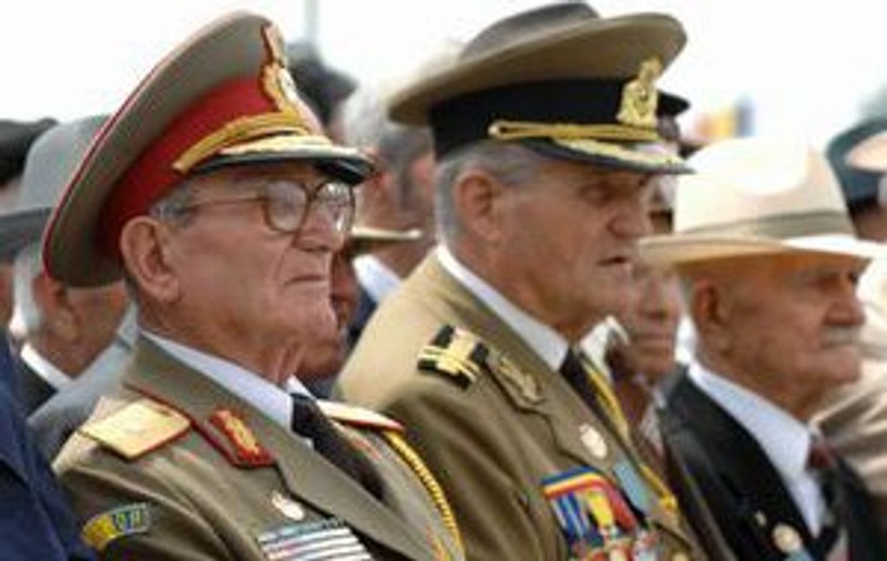 Indemnizaţiile veteranilor şi văduvelor vor crește anual, potrivit unui amendament adoptat de comisia de muncă