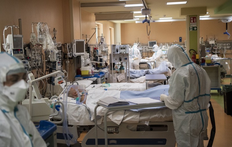 Cadre medicale disperate la Craiova. Aproape 20 de pacienți așteaptă un loc la Terapie Intensivă