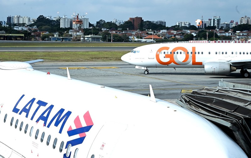 Două avioane pline cu pasageri s-au ciocnit pe un aeroport din Brazilia | VIDEO