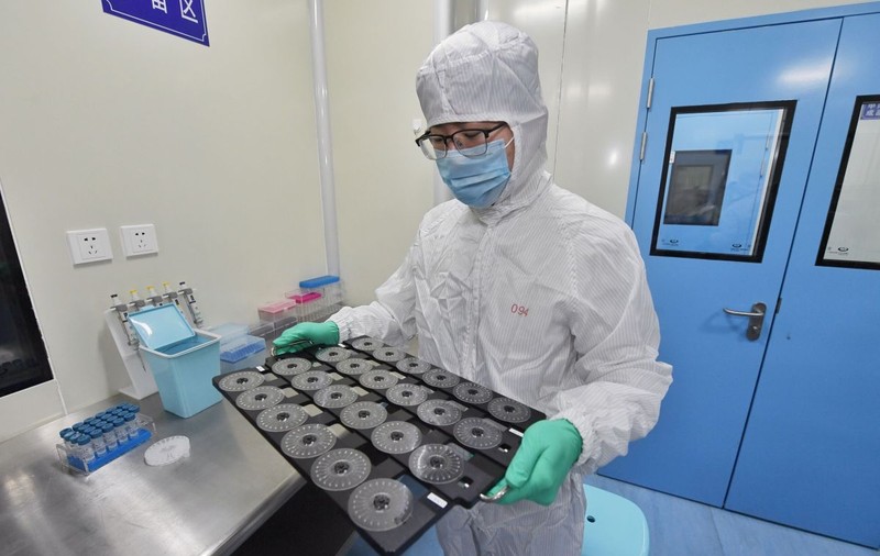 După adjunctul ministrului Sănătăţii din Iran, a fost testat pozitiv cu noul coronavirus și șeful agenției pentru situații de urgență