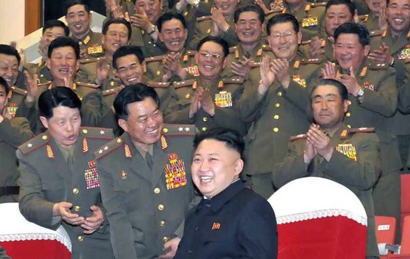 Un fost bucătar al tatălui dictatorului de la Phenian: "Kim Jong-un conducea un Mercedes la 7 ani, fuma ţigări mentolate şi era obsedat de Van Damme"