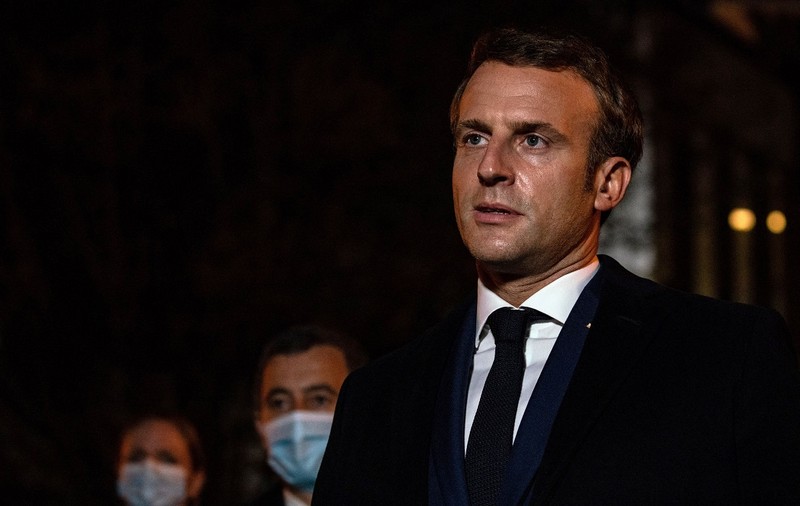 Emmanuel Macron: „Înţeleg că cineva poate fi şocat de caricaturi, dar nu voi accepta niciodată că se poate justifica violenţa”