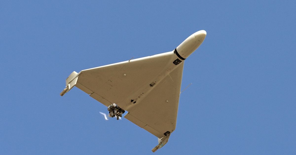o dronă Shahed-136 „Kamikaze” de fabricație iraniană în zbor, martie 2024