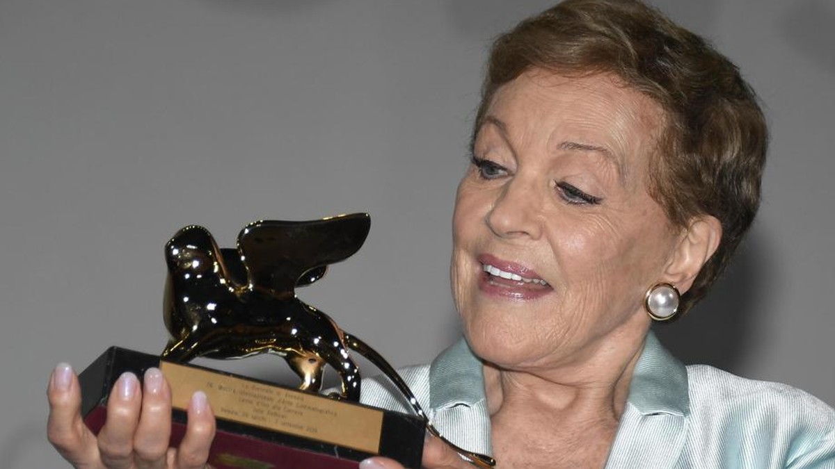 Julie Andrews a fost premiată pentru întreaga carieră la Festivalul de Film de la Veneţia (EPA)