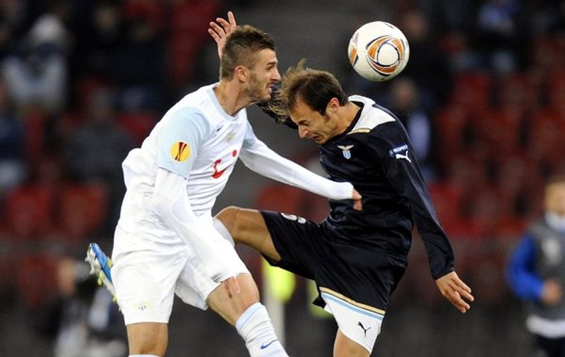 Radu Ştefan îi va lua locul lui Chivu?