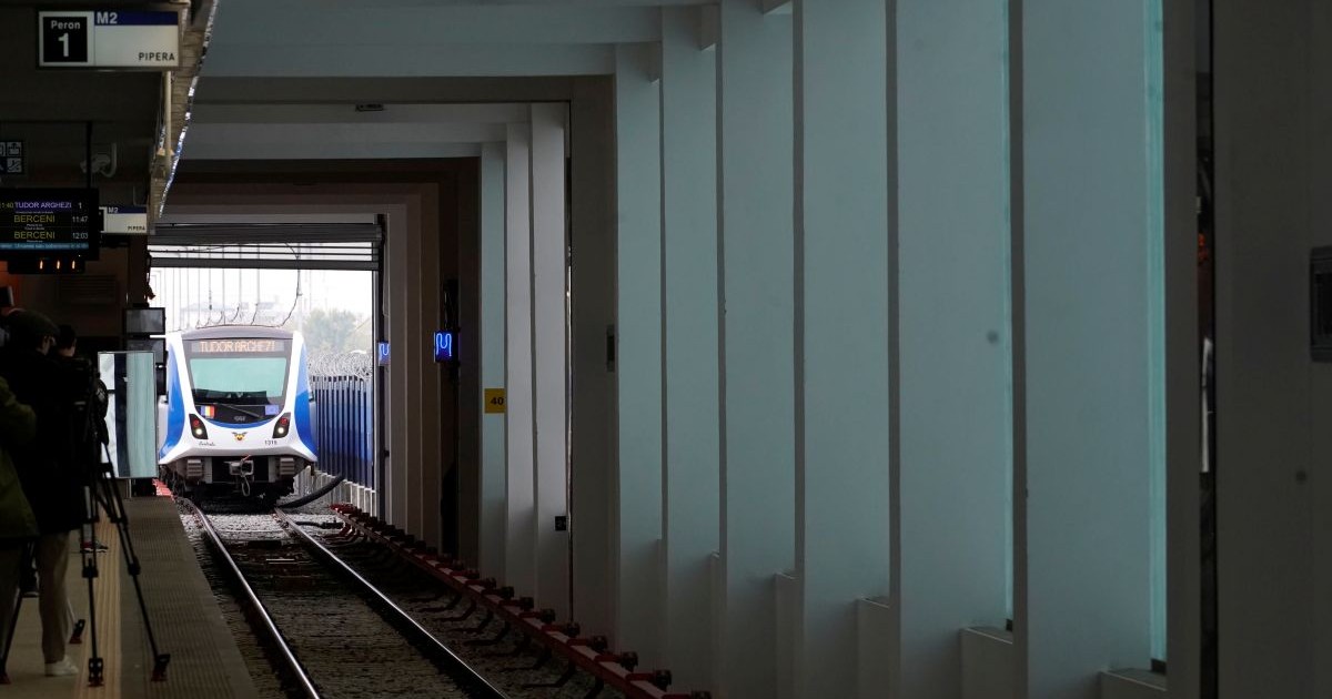 Noua statie de metrou Tudor Arghezi si o parcare etajata aflate in proximitatea Drumului National Centura Bucuresti (DNCB), pe soseaua Berceni, au fost deschise publicului, miercuri, 15 noiembrie, 2023