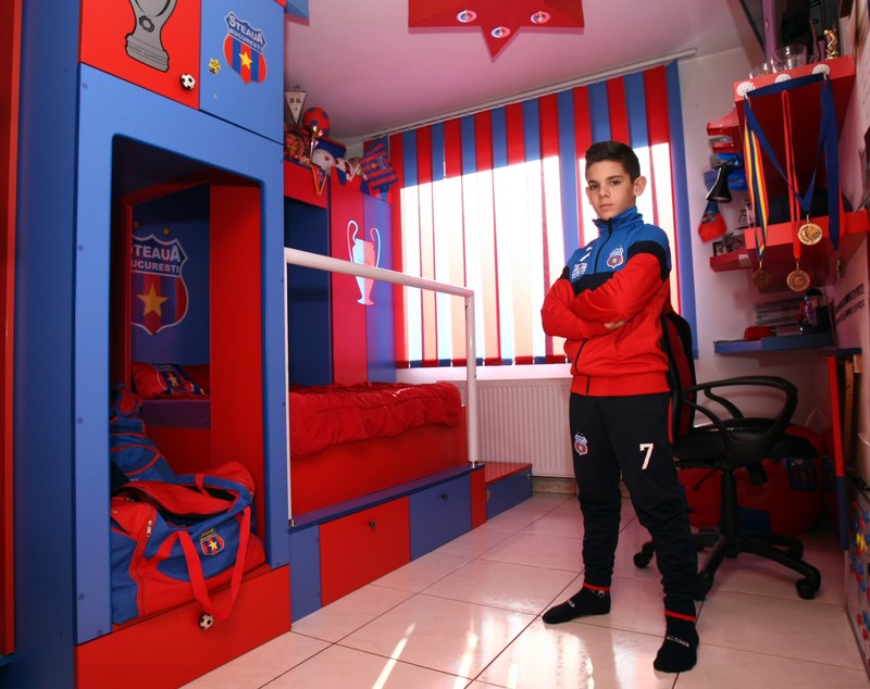 SCANDALUL MARCA LA STEAUA / Drama unui junior: ”Nu-mi omorâţi visele!” 