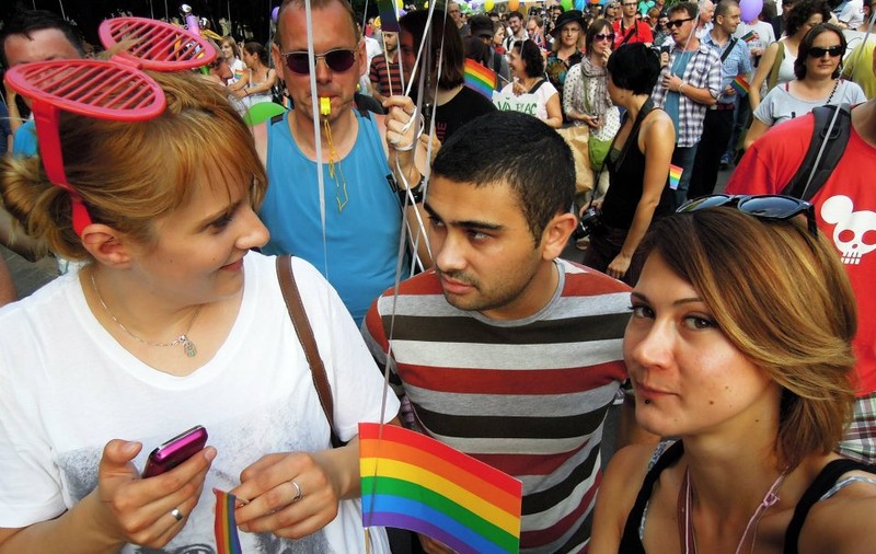 Parteneriatul civil, în 2019. Deputat PSD: "Nu există nicio altă variantă". Ce se întâmplă cu referendumul pentru familie