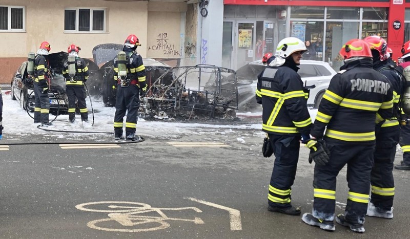 Mașină electrică făcută scrum în București. O femeie a ars de vie. Foto: ISU București