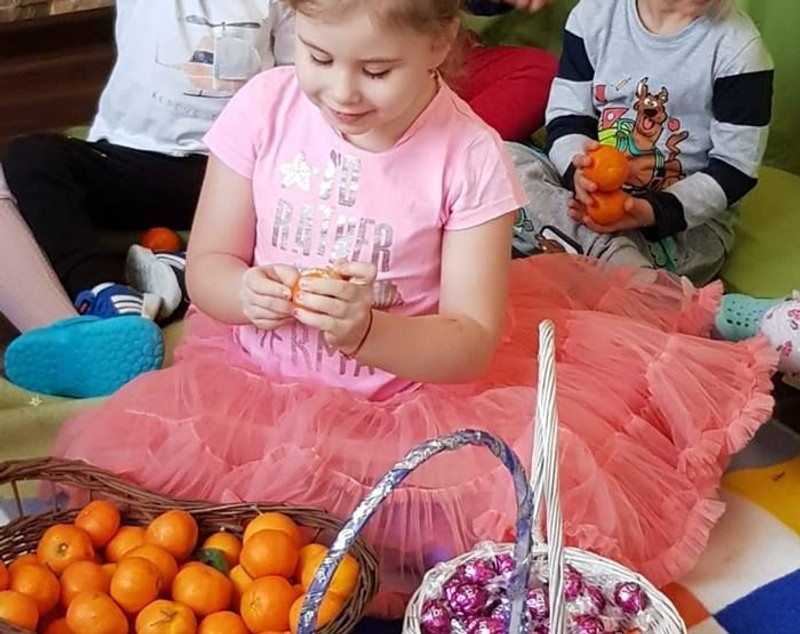 Surpriză de proporții la grădinița unde învață fata Oanei Roman. "Mă înclin" | FOTO