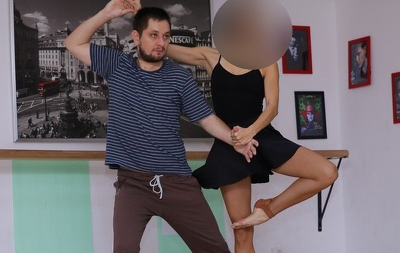 UAU! CE SOŢIE BUNĂ are OCTAVIAN STRUNILĂ, actorul care a făcut SENZAŢIE în "INIMĂ DE ŢIGAN" şi "TANTI FLORICA"! FOTO