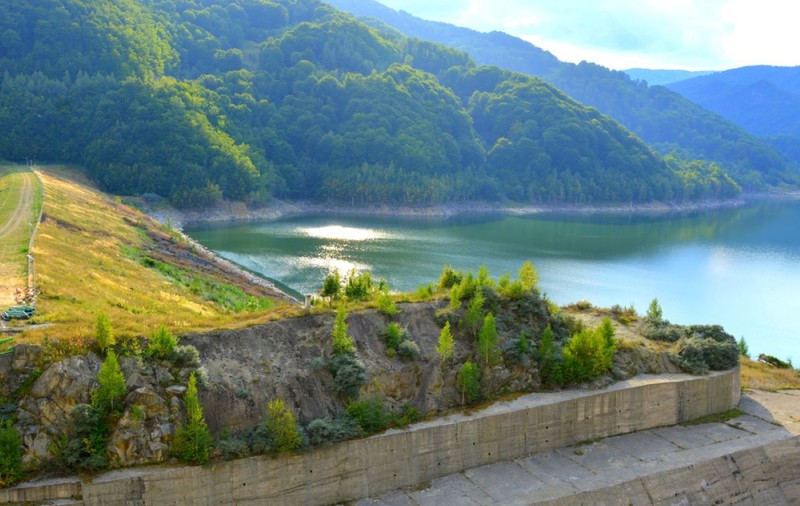 Cascada La Şipot - cum ajungi și ce mai poți vizita în apropiere