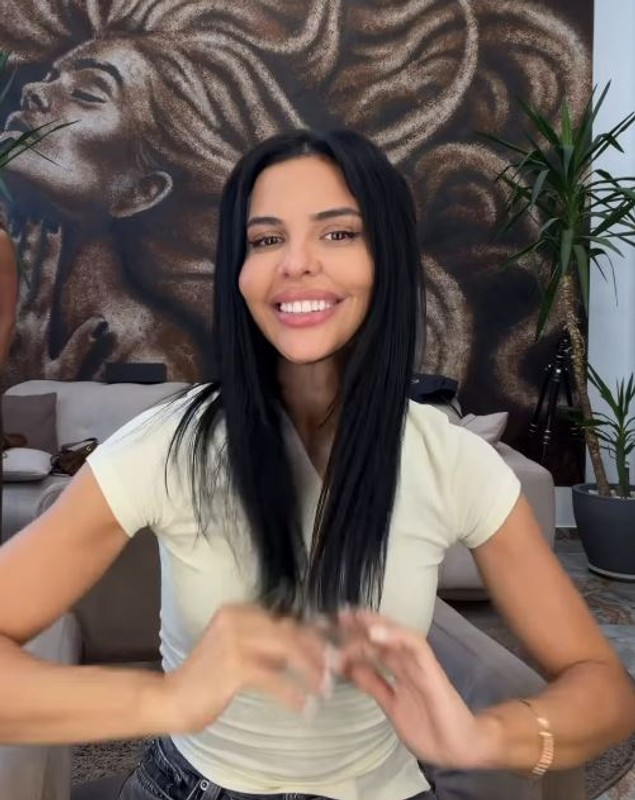 Imagini cu Andreea Popescu, după ce și-a făcut o schimbare de look neașteptată: „Ce spuneți?”