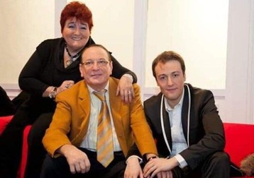 Călin, alături de tatăl și de mama lui