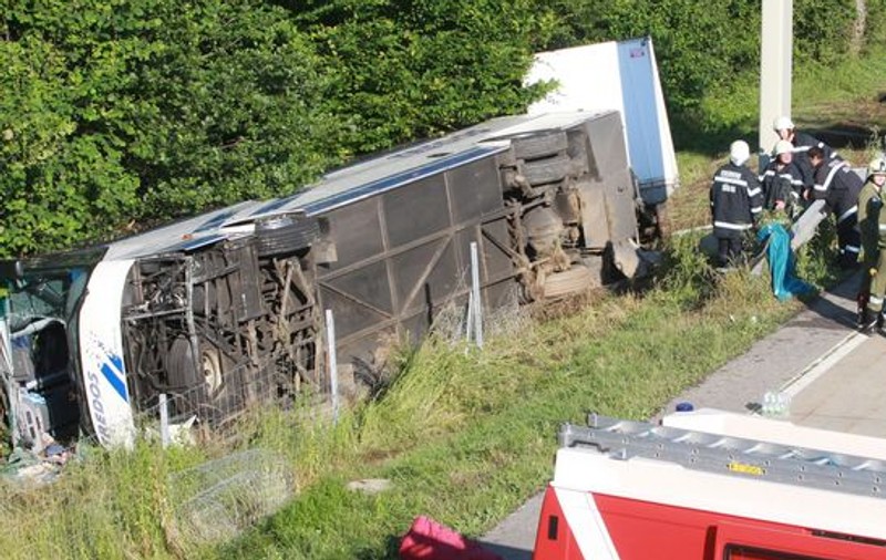 6 morţi şi 39 de răniţi în urma unui accident de autobuz, în Spania