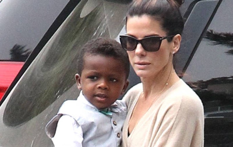 Sandra Bullock adoptă încă un copil?