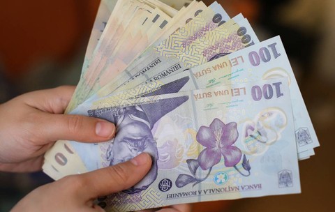Peste 8,3 milioane de români sunt acționari fără să știe la mari companii de la bursă. Cum afli câți bani ai strâns