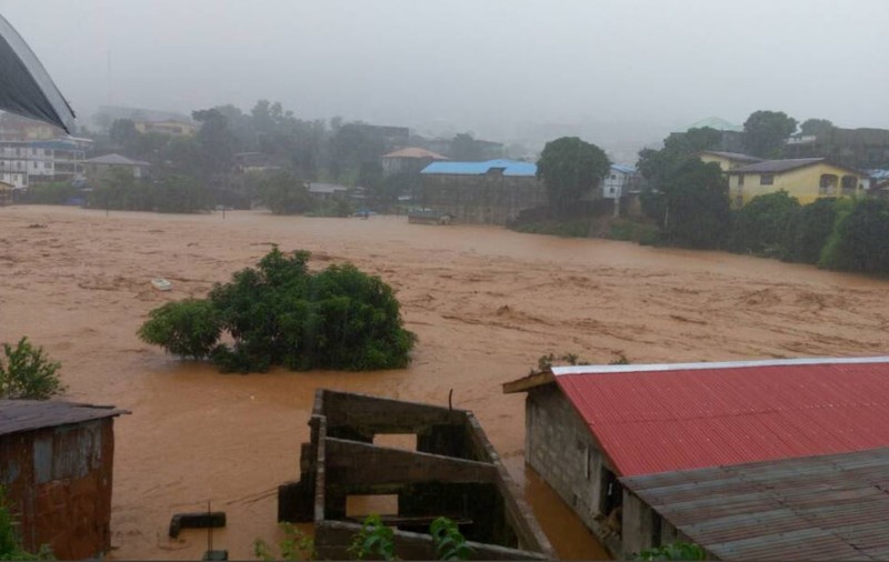 Bilanț dramatic în urma alunecărilor de teren din Sierra Leone: Peste 300 de morți și 600 de oameni dați dispăruți