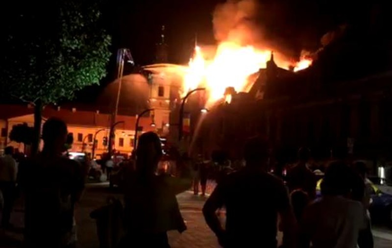 Primăria Oradea demarează o campanie de strângere de fonduri pentru refacerea Palatului Episcopiei Greco-Catolice, după incendiu