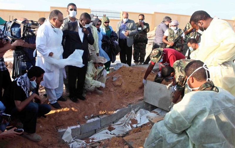 400 de cadavre au fost descoperite în gropi comune din Irak